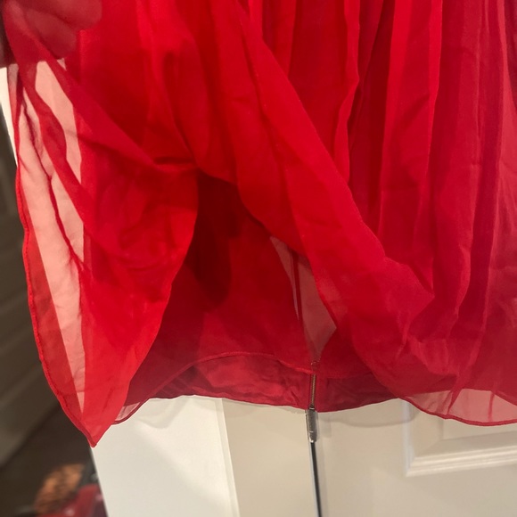 Just Drew sheer 100% silk pleated top - Picture 9 of 11